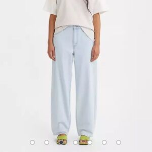 Levi’s baggy dad Jean